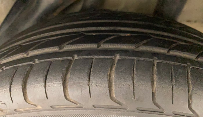 2014 Honda Amaze 1.2L I-VTEC VX, Petrol, Manual, 53,235 km, Left Rear Tyre Tread