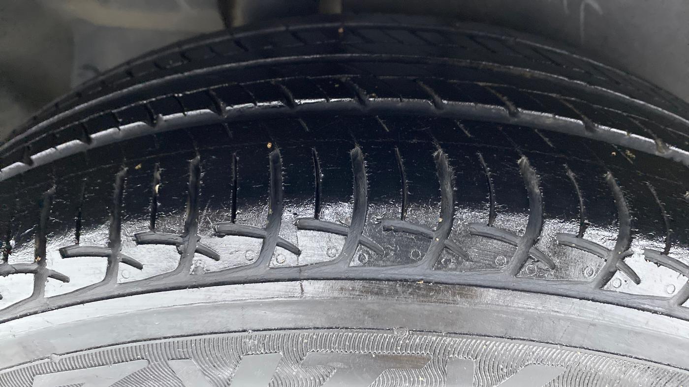 2018 Maruti Ertiga ZDI PLUS SHVS, Diesel, Manual, 1,09,112 km, Right Rear Tyre Tread