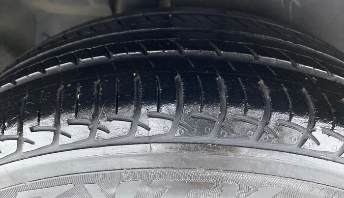2018 Maruti Ertiga ZDI PLUS SHVS, Diesel, Manual, 1,09,112 km, Right Rear Tyre Tread