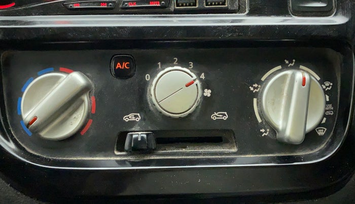 2017 Datsun Redi Go T (O), Petrol, Manual, 26,603 km, AC Unit - Directional switch has minor damage