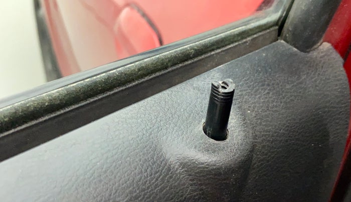 2017 Datsun Redi Go T (O), Petrol, Manual, 26,603 km, Lock system - Door lock knob has minor damage