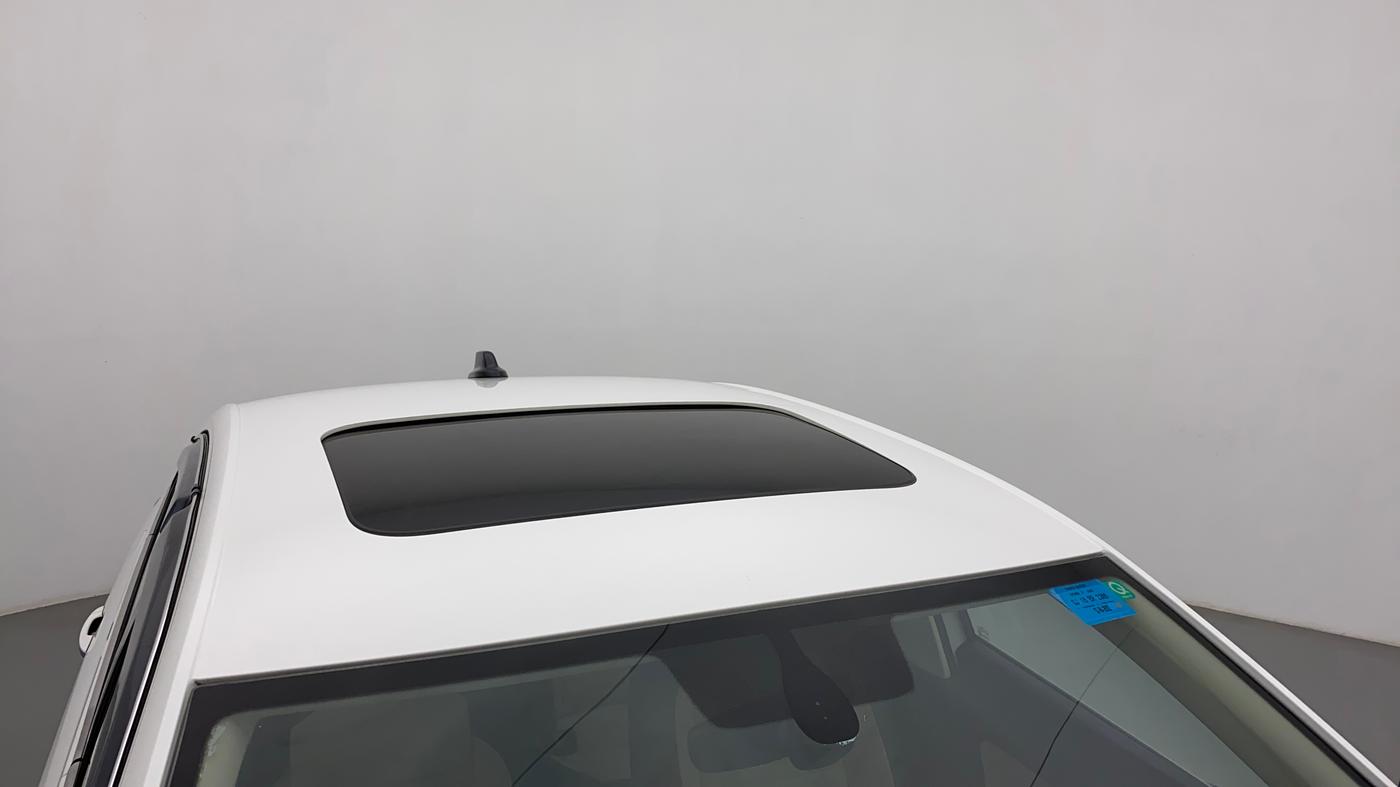 2022 Volkswagen VIRTUS TOPLINE TSI 1.0 MT, Petrol, Manual, 14,585 km, Roof