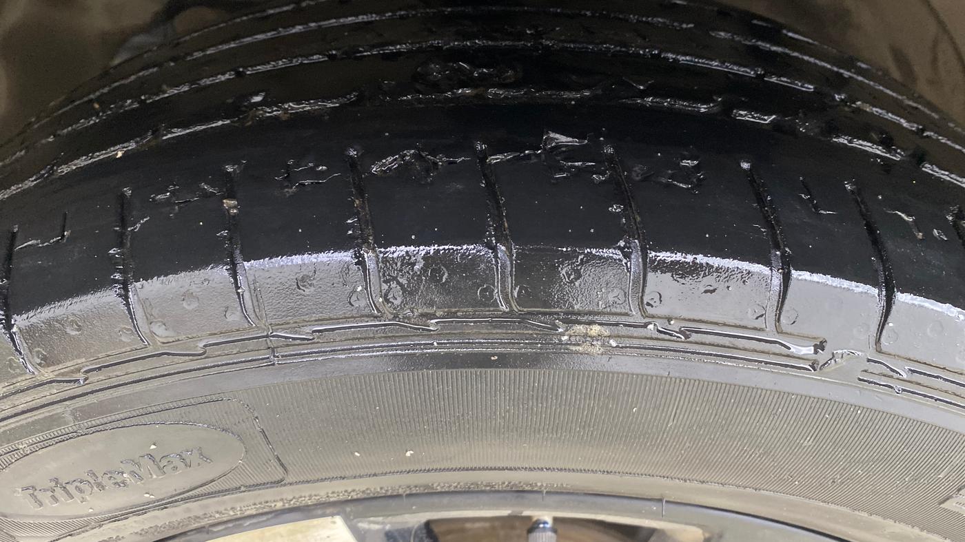 2020 MG HECTOR PLUS SHARP 1.5 PETROL TURBO DCT 6-STR, Petrol, Automatic, 41,852 km, Left Front Tyre Tread