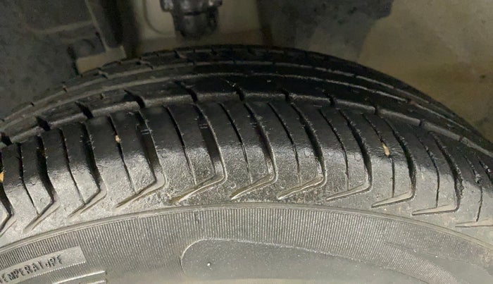 2018 Renault Kwid RXT 0.8, Petrol, Manual, 28,639 km, Left Front Tyre Tread