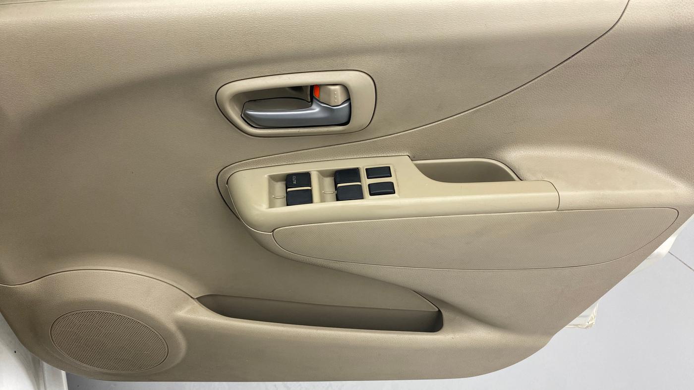 2012 Maruti A Star VXI ABS AT, Petrol, Automatic, 98,711 km, Driver Side Door Panels Control