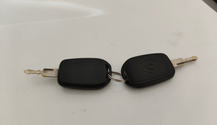 2016 Renault Kwid RXL, Petrol, Manual, 80,826 km, Key Close Up