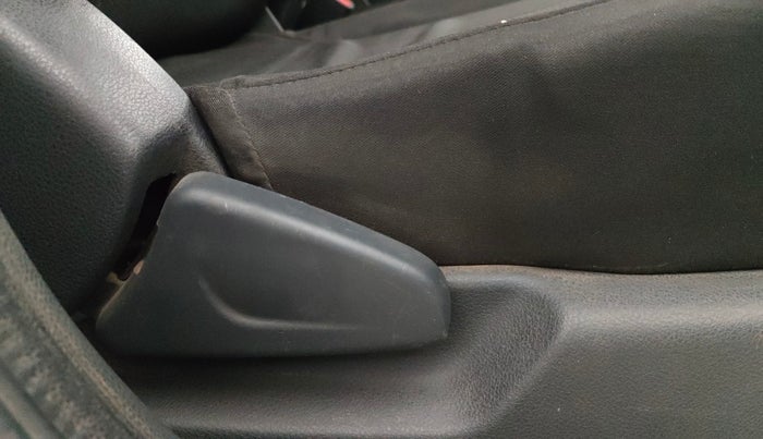 2016 Renault Kwid RXL, Petrol, Manual, 80,826 km, Driver Side Adjustment Panel