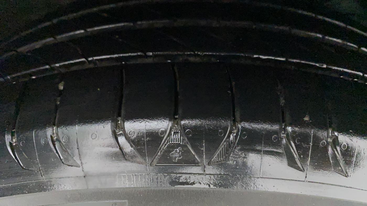 2017 Maruti Baleno ZETA CVT PETROL 1.2, Petrol, Automatic, 95,307 km, Right Front Tyre Tread
