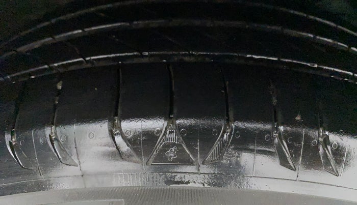 2017 Maruti Baleno ZETA CVT PETROL 1.2, Petrol, Automatic, 95,307 km, Right Front Tyre Tread