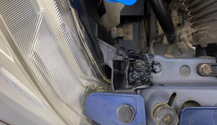 2017 Maruti Baleno ZETA CVT PETROL 1.2, Petrol, Automatic, 95,307 km, Right headlight - Clamp has minor damage