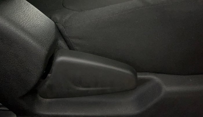 2019 Renault Kwid RXL, Petrol, Manual, 5,855 km, Driver Side Adjustment Panel