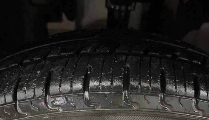 2019 Renault Kwid RXL, Petrol, Manual, 5,855 km, Left Front Tyre Tread