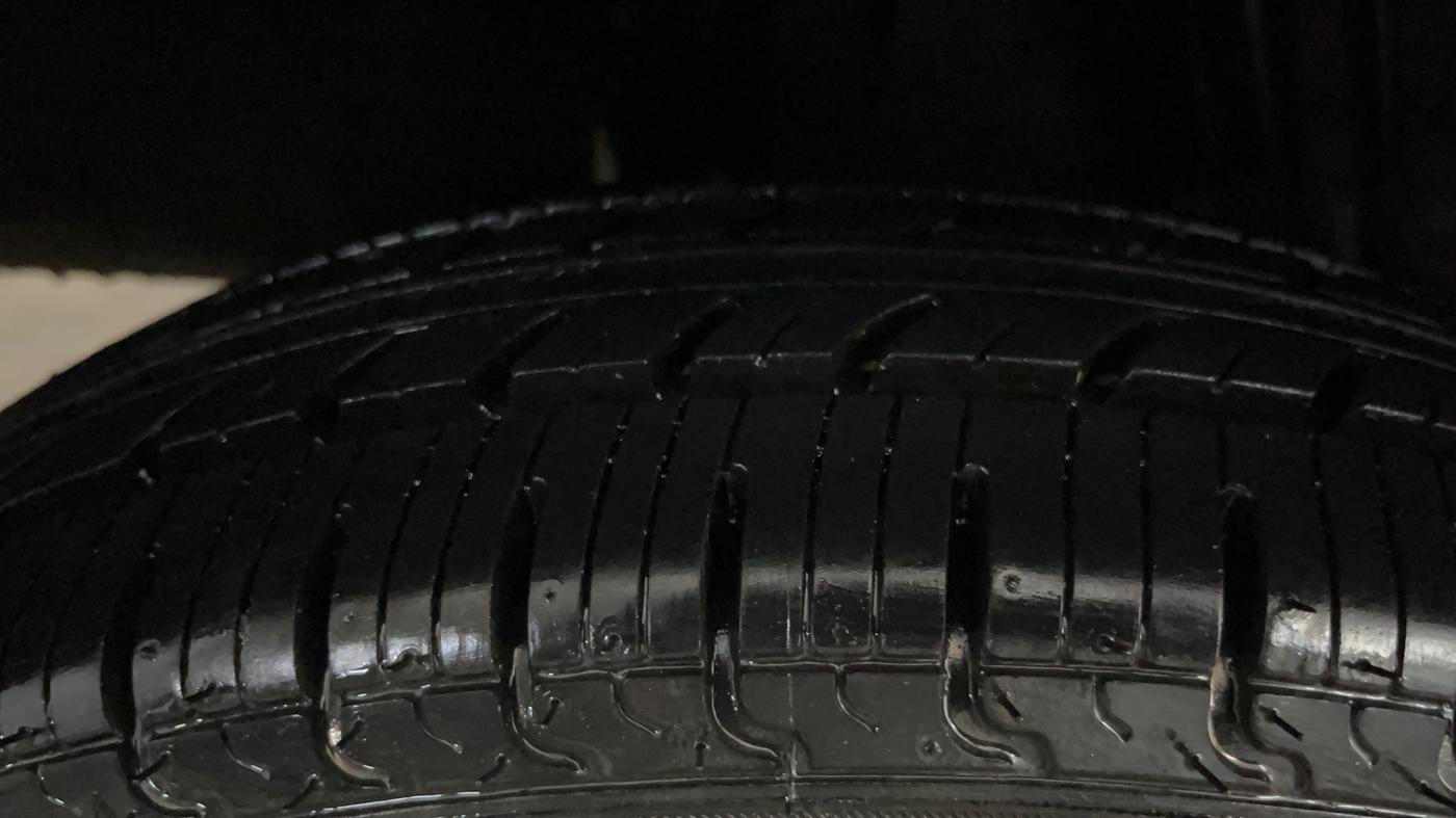 2019 Renault Kwid RXL, Petrol, Manual, 6,012 km, Right Rear Tyre Tread