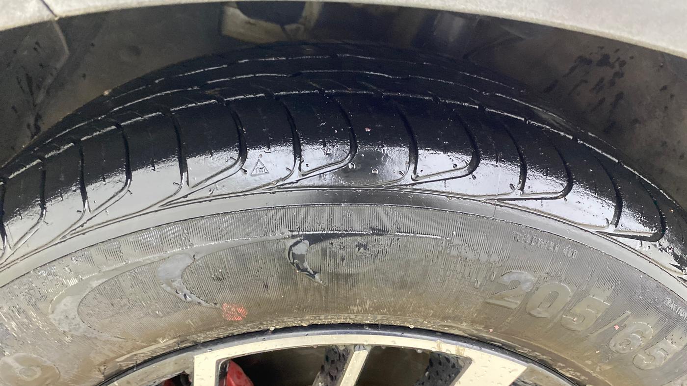 2022 Hyundai VENUE N LINE N8 1.0 TURBO DCT, Petrol, Automatic, 80,257 km, Left Front Tyre Tread