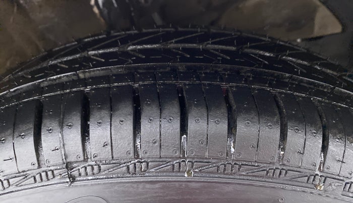 2020 Maruti Dzire VXI, Petrol, Manual, 45,809 km, Right Front Tyre Tread