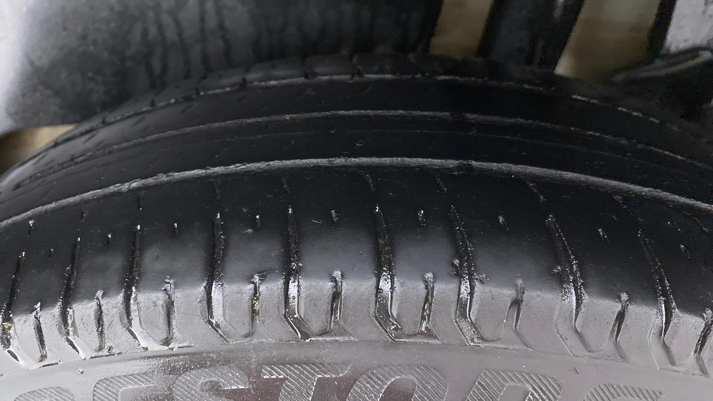 2020 Maruti Dzire VXI, Petrol, Manual, 45,809 km, Left Rear Tyre Tread