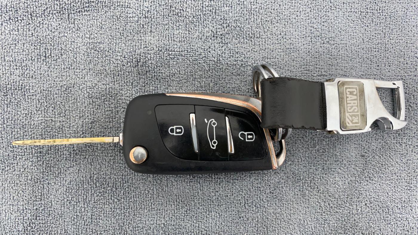 2019 Maruti S PRESSO VXI PLUS, Petrol, Manual, 49,104 km, Key Close Up