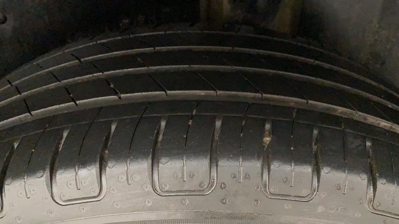 2021 MG HECTOR SHARP 1.5 DCT PETROL, Petrol, Automatic, 25,251 km, Left Rear Tyre Tread