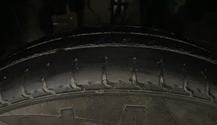 2018 Renault Kwid RXL, Petrol, Manual, 62,441 km, Left Front Tyre Tread