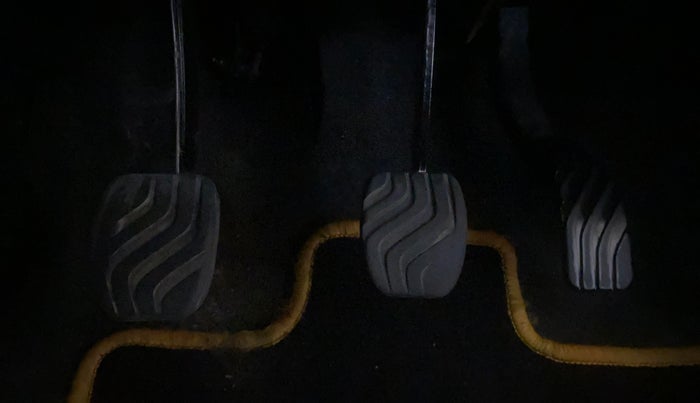 2018 Renault Kwid RXL, Petrol, Manual, 62,441 km, Pedals