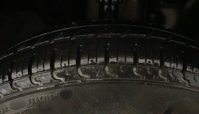 2018 Renault Kwid RXL, Petrol, Manual, 62,441 km, Right Front Tyre Tread