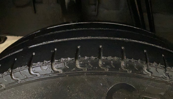 2018 Renault Kwid RXL, Petrol, Manual, 62,441 km, Right Rear Tyre Tread