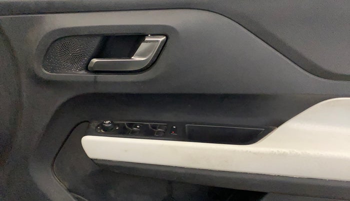 2021 Tata PUNCH CREATIVE  MT, Petrol, Manual, 86,516 km, Driver Side Door Panels Control