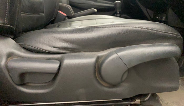 2019 Honda WR-V 1.2L I-VTEC VX MT, Petrol, Manual, 49,733 km, Driver Side Adjustment Panel