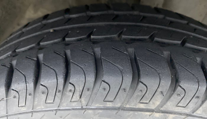 2018 Datsun Go Plus T, Petrol, Manual, 24,838 km, Right Front Tyre Tread
