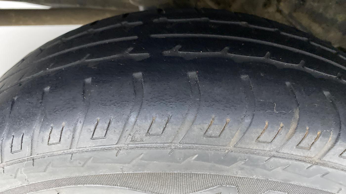 2018 Datsun Go Plus T, Petrol, Manual, 24,838 km, Right Rear Tyre Tread