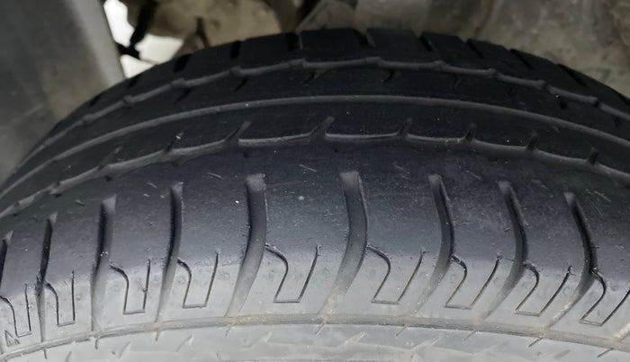 2018 Datsun Go Plus T, Petrol, Manual, 24,838 km, Left Front Tyre Tread