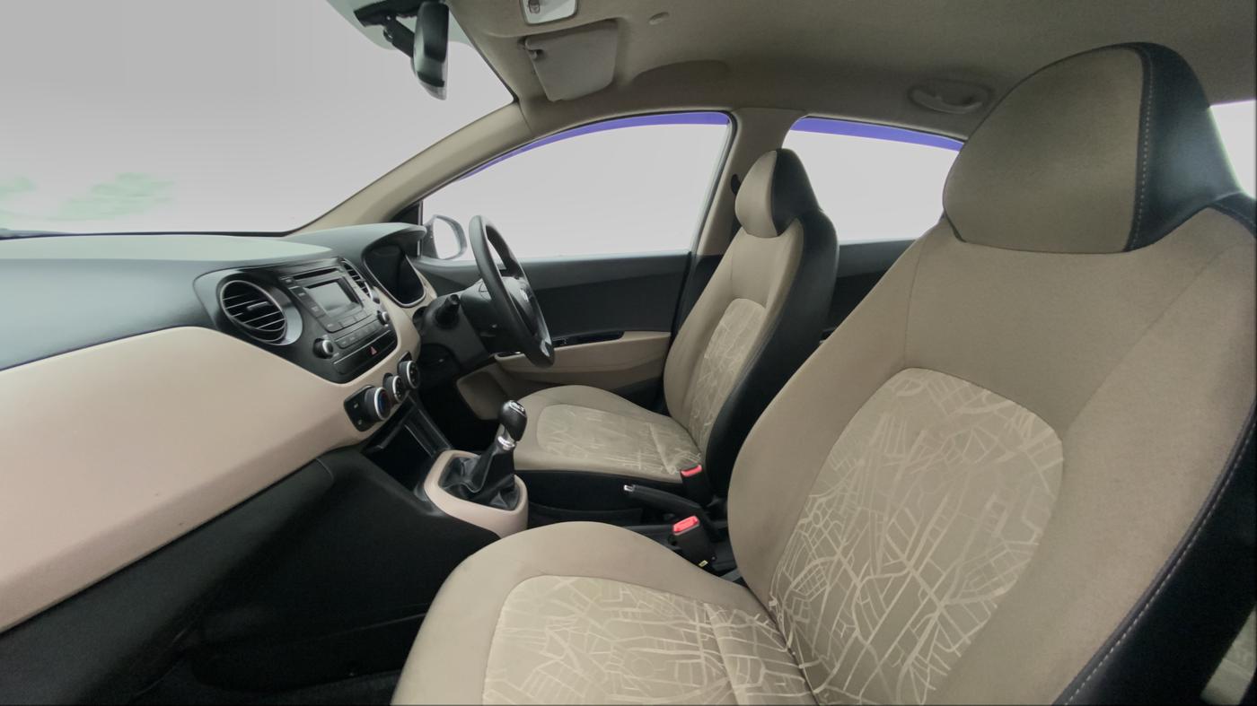 2015 Hyundai Xcent SX 1.2, CNG, Manual, 59,007 km, Right Side Front Door Cabin