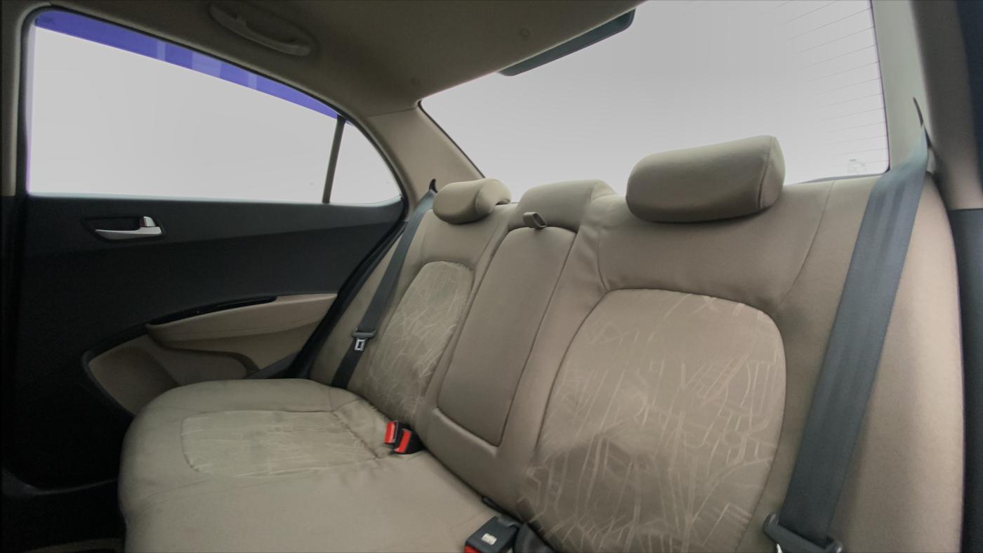 2015 Hyundai Xcent SX 1.2, CNG, Manual, 59,007 km, Right Side Rear Door Cabin