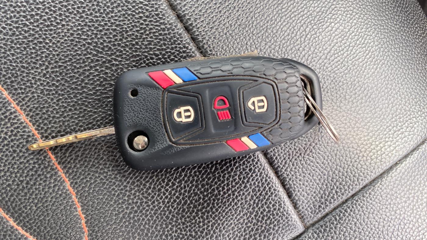 2018 Tata TIGOR XM PETROL, CNG, Manual, 92,069 km, Key Close Up