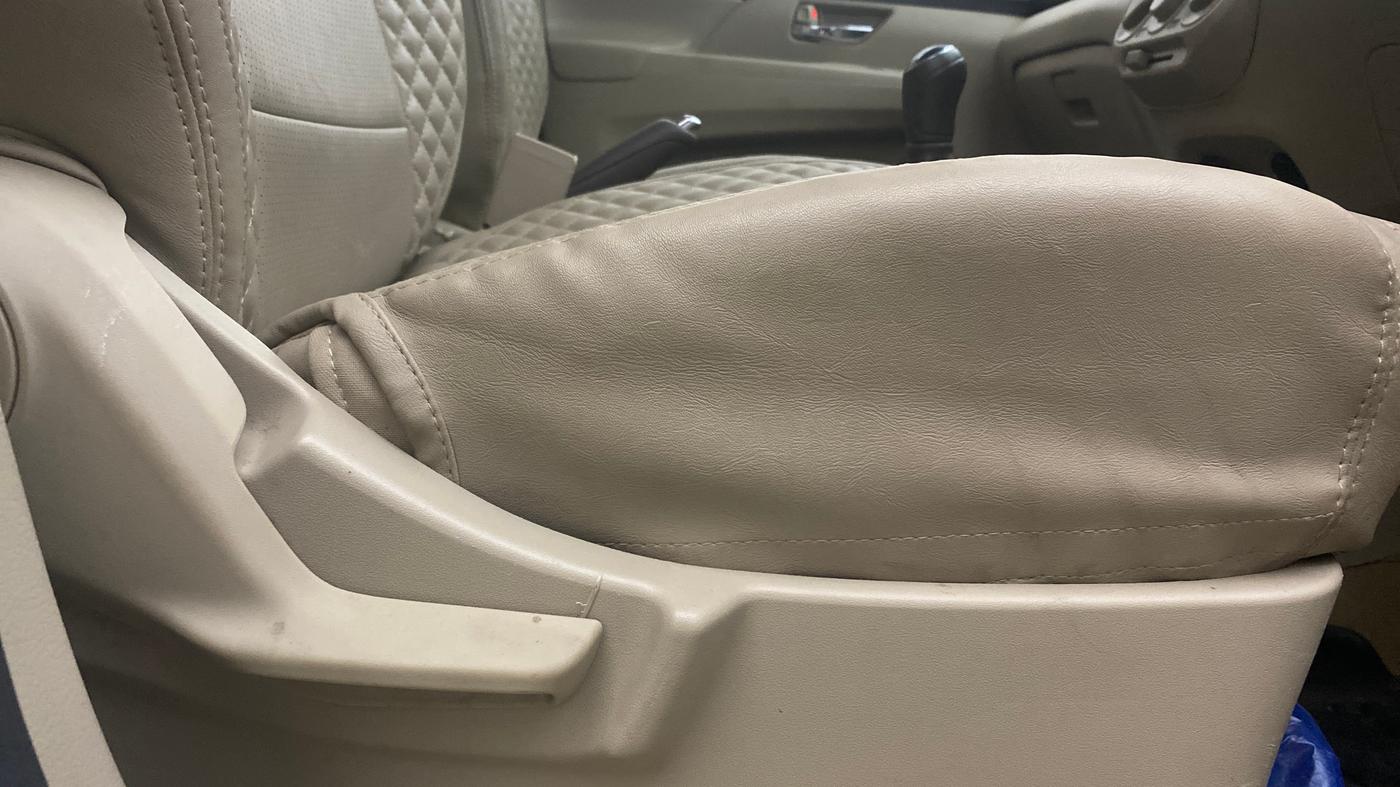 2023 Maruti Ertiga VXi (O), Petrol, Manual, 49,069 km, Driver Side Adjustment Panel