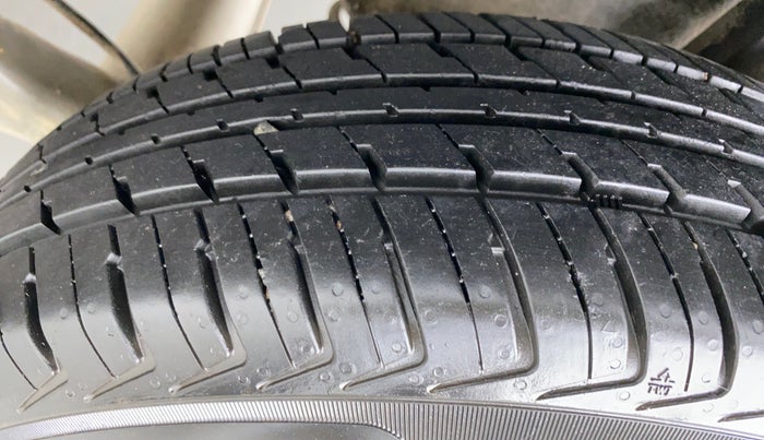 2018 Renault Kwid RXL, Petrol, Manual, 18,358 km, Left Rear Tyre Tread