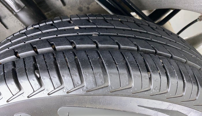 2018 Renault Kwid RXL, Petrol, Manual, 18,358 km, Right Rear Tyre Tread