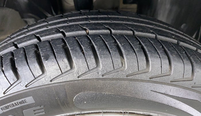 2018 Renault Kwid RXL, Petrol, Manual, 18,358 km, Right Front Tyre Tread