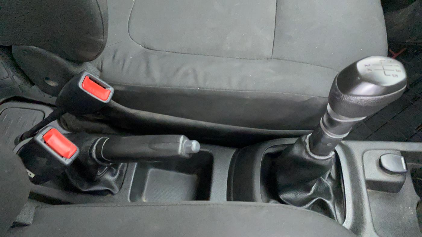 2018 Renault Kwid RXL, Petrol, Manual, 18,358 km, Gear Lever