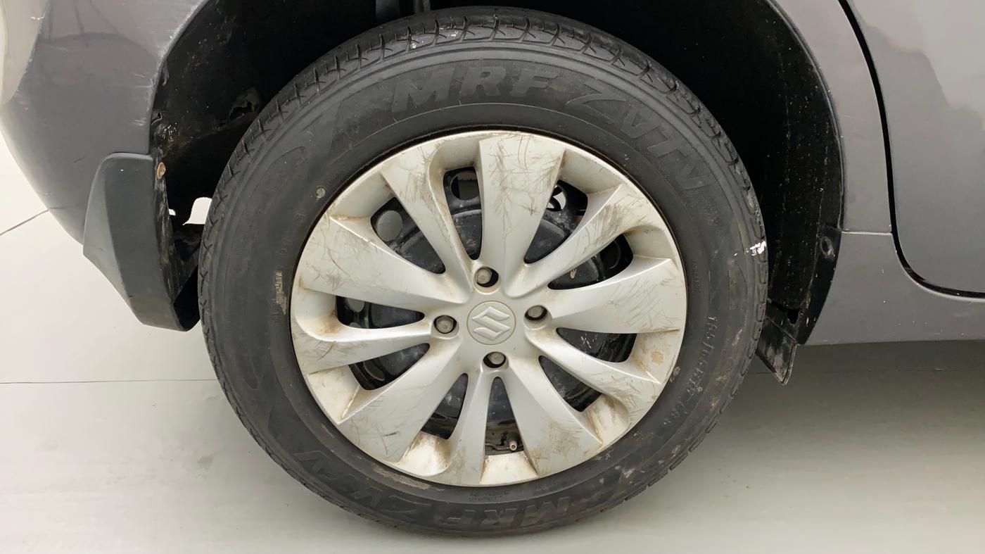 2017 Maruti Baleno DELTA PETROL 1.2, Petrol, Manual, 40,410 km, Right Rear Wheel