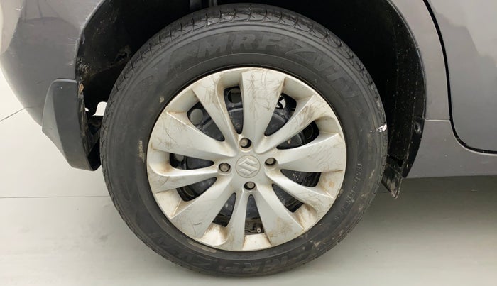 2017 Maruti Baleno DELTA PETROL 1.2, Petrol, Manual, 40,410 km, Right Rear Wheel