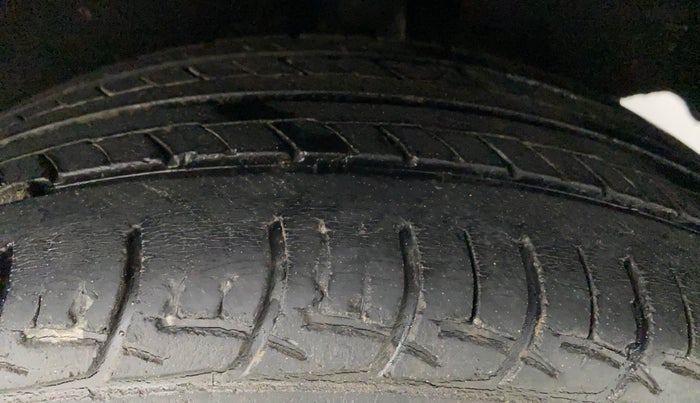 2017 Maruti Baleno DELTA PETROL 1.2, Petrol, Manual, 40,410 km, Left Rear Tyre Tread