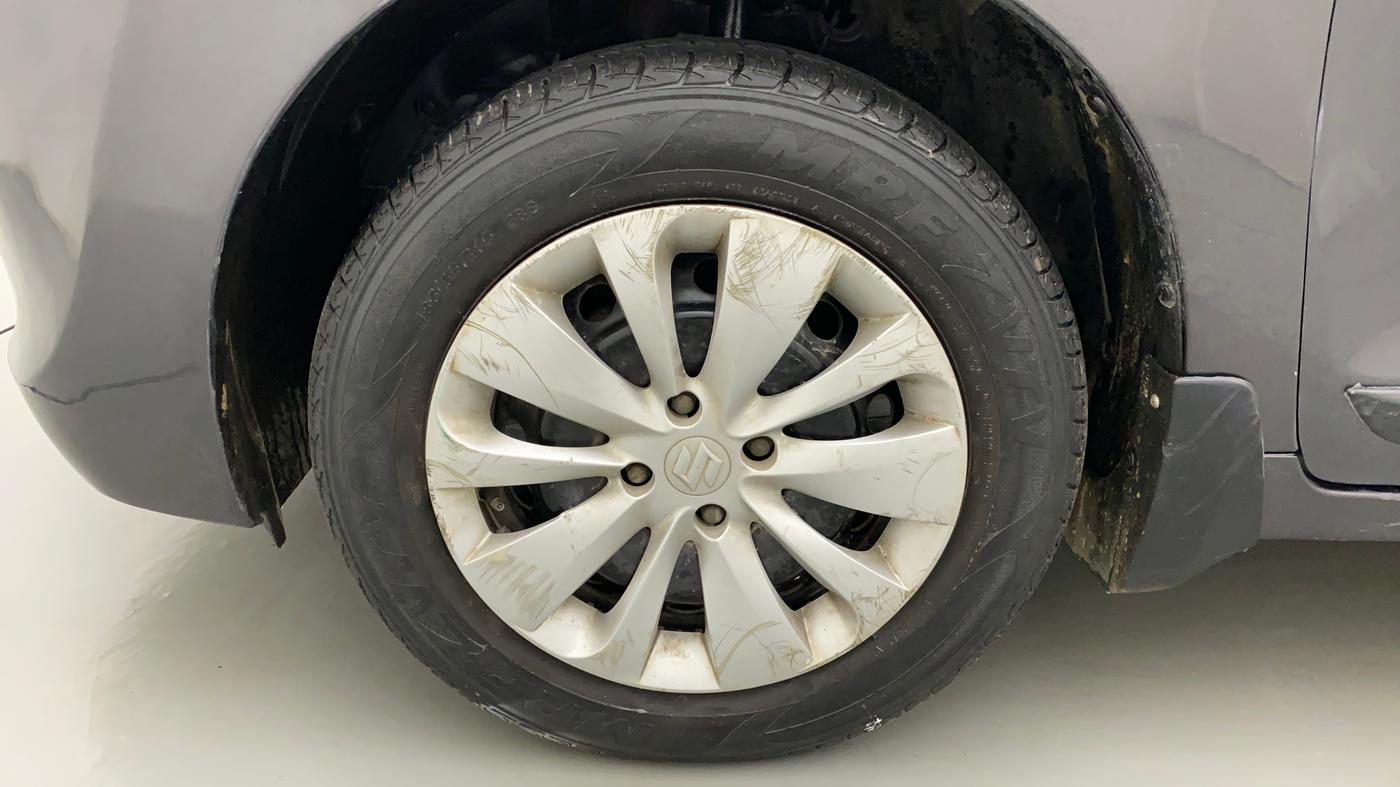 2017 Maruti Baleno DELTA PETROL 1.2, Petrol, Manual, 40,410 km, Left Front Wheel