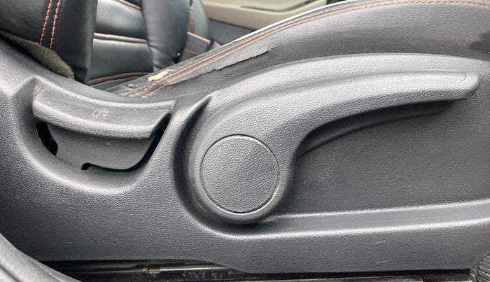 2018 Hyundai Elite i20 SPORTZ 1.2, CNG, Manual, 82,162 km, Driver Side Adjustment Panel