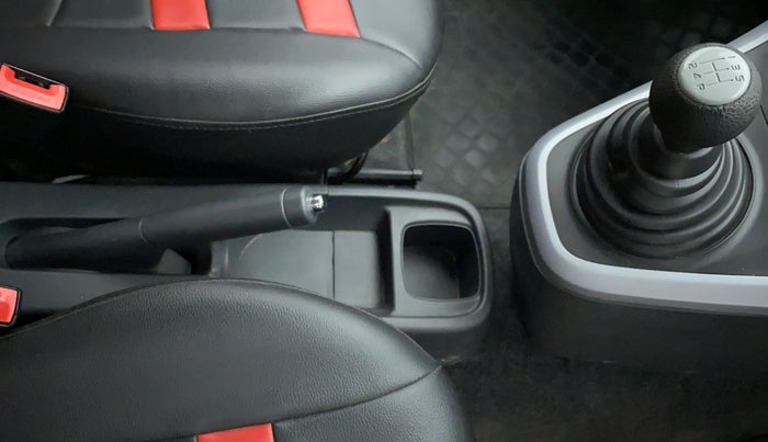 2013 Maruti Ritz ZXI, Petrol, Manual, 14,047 km, Gear Lever