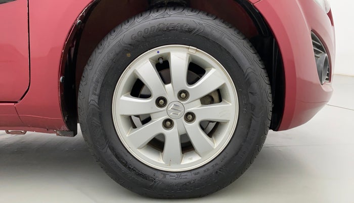 2013 Maruti Ritz ZXI, Petrol, Manual, 14,047 km, Right Front Wheel