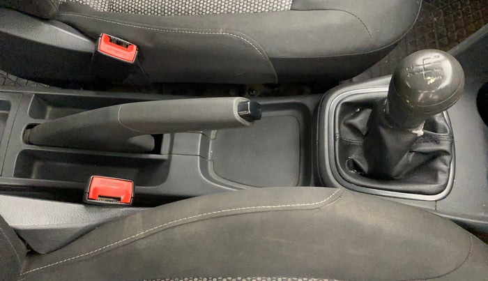 2015 Volkswagen Polo COMFORTLINE 1.2L, Petrol, Manual, 88,060 km, Gear Lever