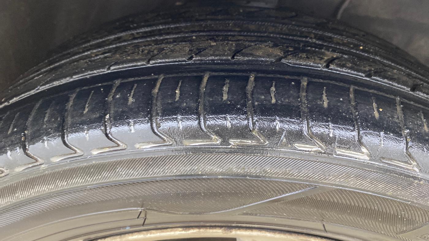 2015 Toyota Etios VX, Petrol, Manual, 1,02,473 km, Right Front Tyre Tread