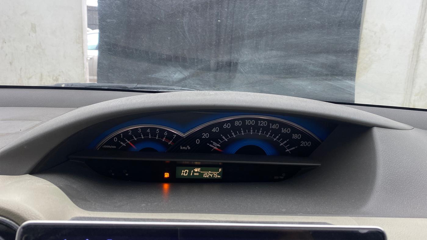 2015 Toyota Etios VX, Petrol, Manual, 1,02,473 km, Odometer Image