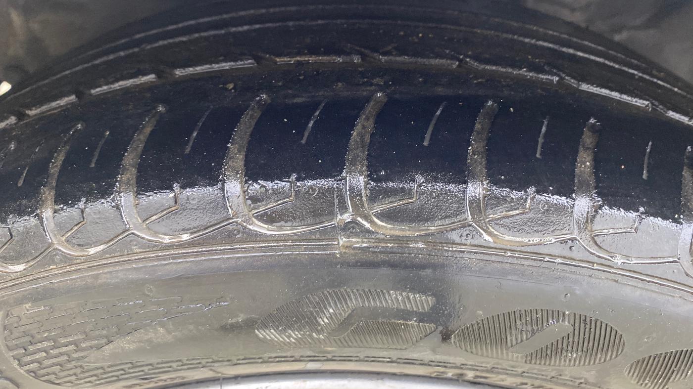 2015 Toyota Etios VX, Petrol, Manual, 1,02,473 km, Left Front Tyre Tread